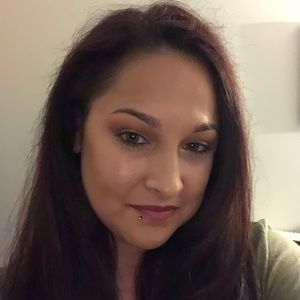 Meet your Posher, Rhianon